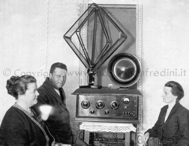 La radio fra i parenti Foto storiche La radio fra i parenti Foto storiche