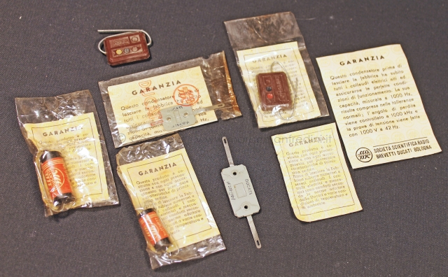 Condensatori a carta e a mica della DUCATI anni '40 Componenti Condensatori a carta e a mica della DUCATI anni '40 Componenti